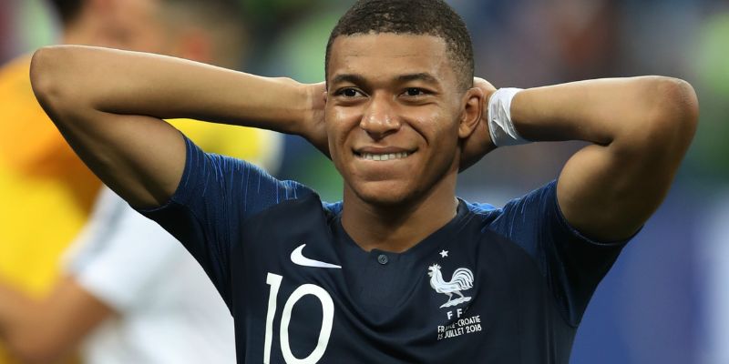 Siêu sao bóng đá người Pháp Kylian Mbappe