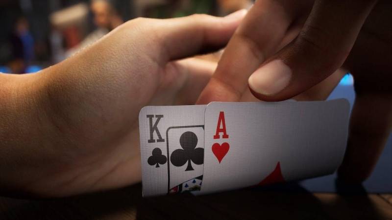 Cách chơi bài poker trong các vòng cược